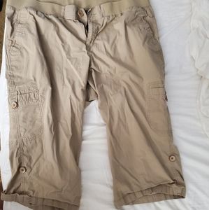 Khaki lane bryant sz 22 capri pants